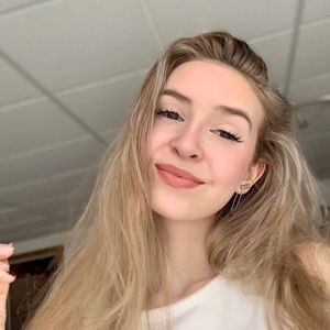 Meet your Posher, Justine